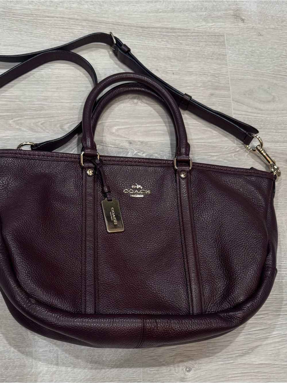 Coach | Central | Burgundy Pebble Leather | Crossbody | Tote